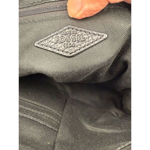 Fossil Elise Women's Black Pebbled Leather Crossbody Bag​ - Picture 2 of 9